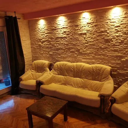 Lena Apartament *